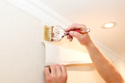 Pose de papier peint à la Jonchère — revêtements muraux et toiles de verre